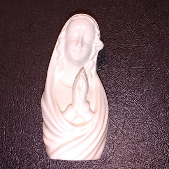 Other - Praying Mother Mary/Madonna Ceramic Figurine